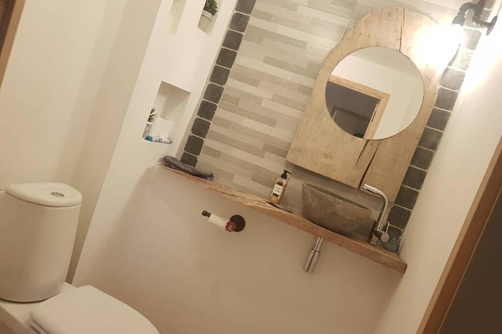L'Idyllique - Studio Prive Sous Maison Saint-Didier-sur-Beaujeu Exteriör bild