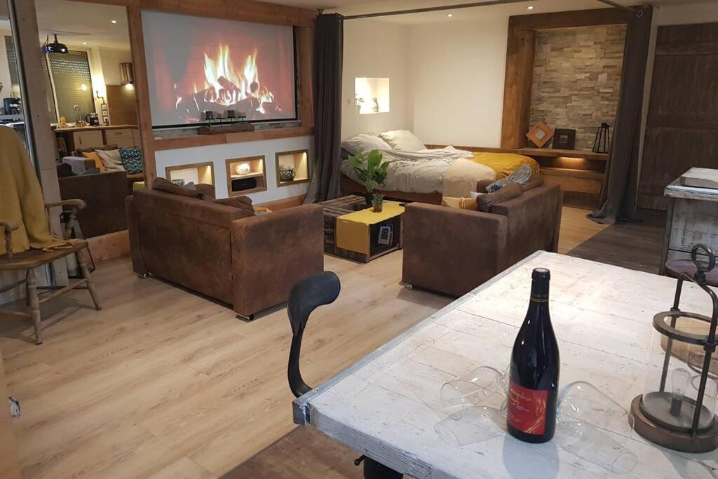 L'Idyllique - Studio Prive Sous Maison Saint-Didier-sur-Beaujeu Exteriör bild