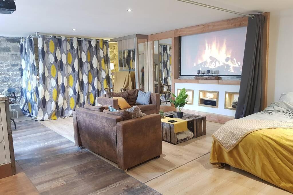 L'Idyllique - Studio Prive Sous Maison Saint-Didier-sur-Beaujeu Exteriör bild