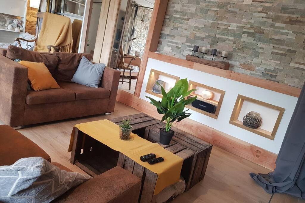 L'Idyllique - Studio Prive Sous Maison Saint-Didier-sur-Beaujeu Exteriör bild
